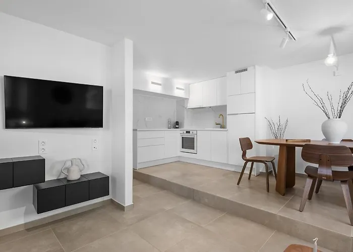 6622 Luxury Apartment With Shared Pool